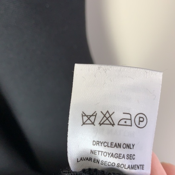 Black bodycon ruffle hem dress - Picture 5 of 9